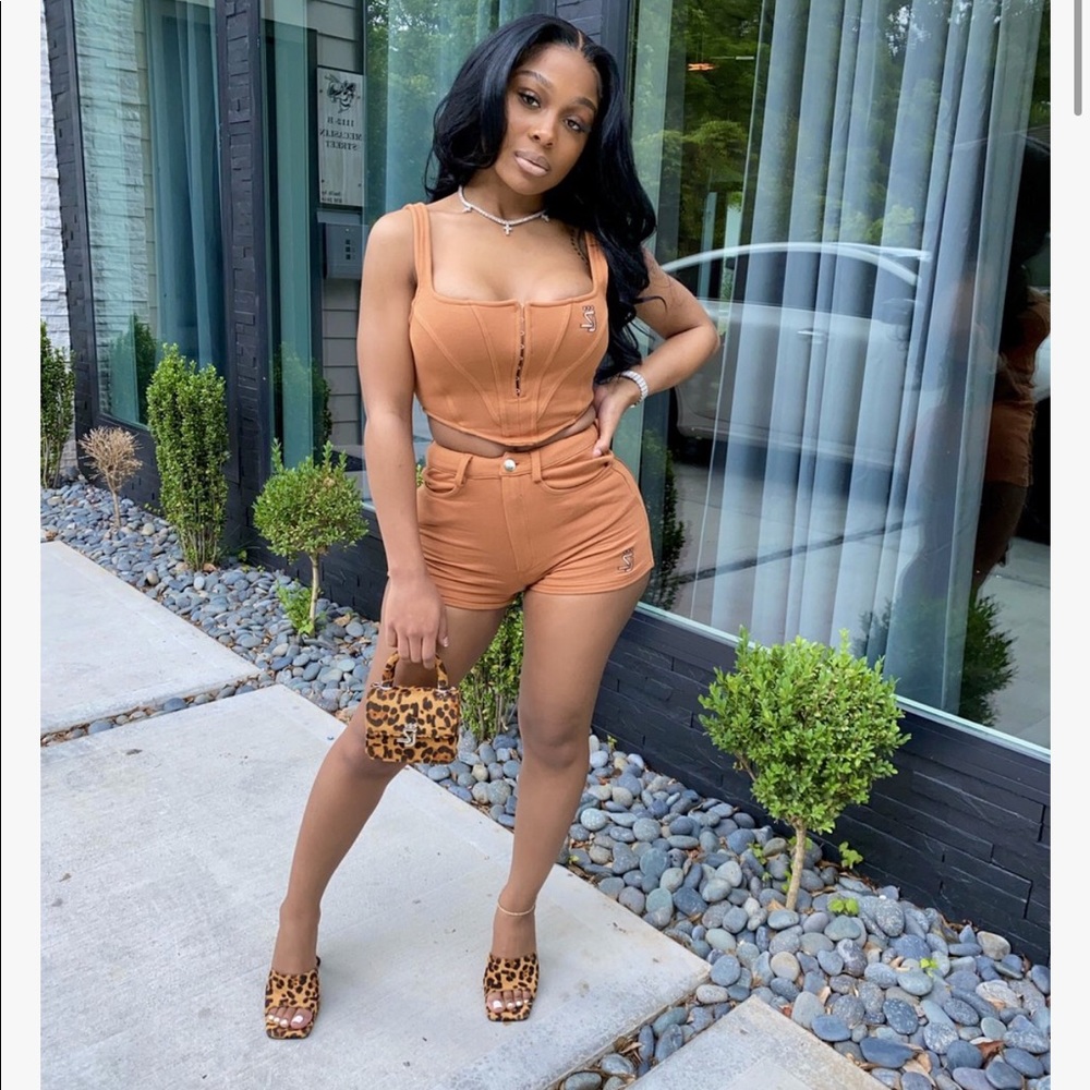 Talk To Me Nude 🐆